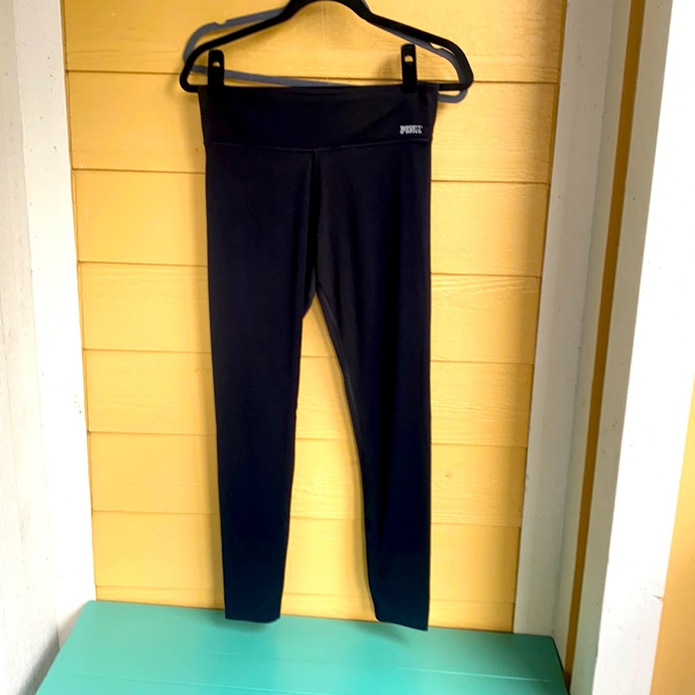 Victoria Secret Pink women’s ultimate yoga pants in black..Great condition, sm.